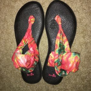 Sanuk yoga sandals